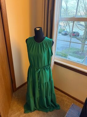 Calvin Klein Emerald Green Tiered Sleeveless Maxi Dress